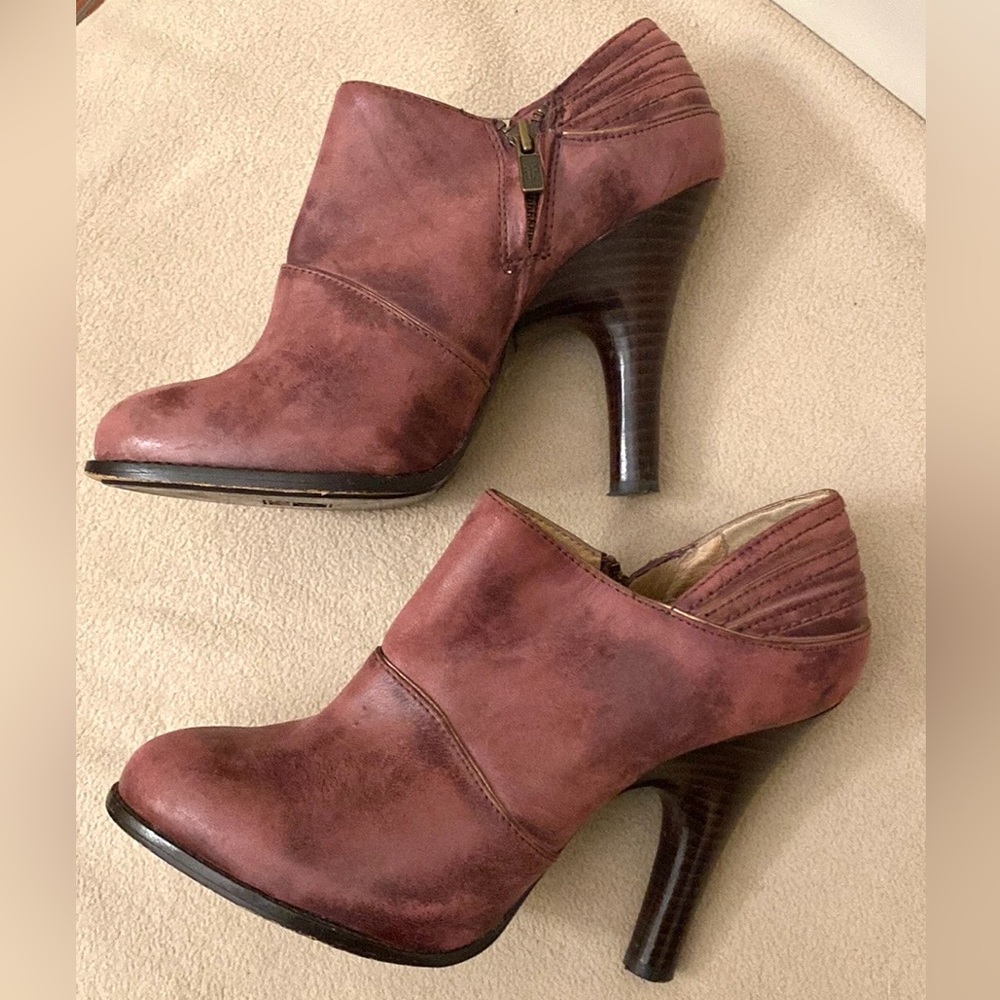 Frye Valerie Piping Purple SZ 8 Dark Cottagecore Goth Leather Ankle Bootie Heels - Picture 6 of 16